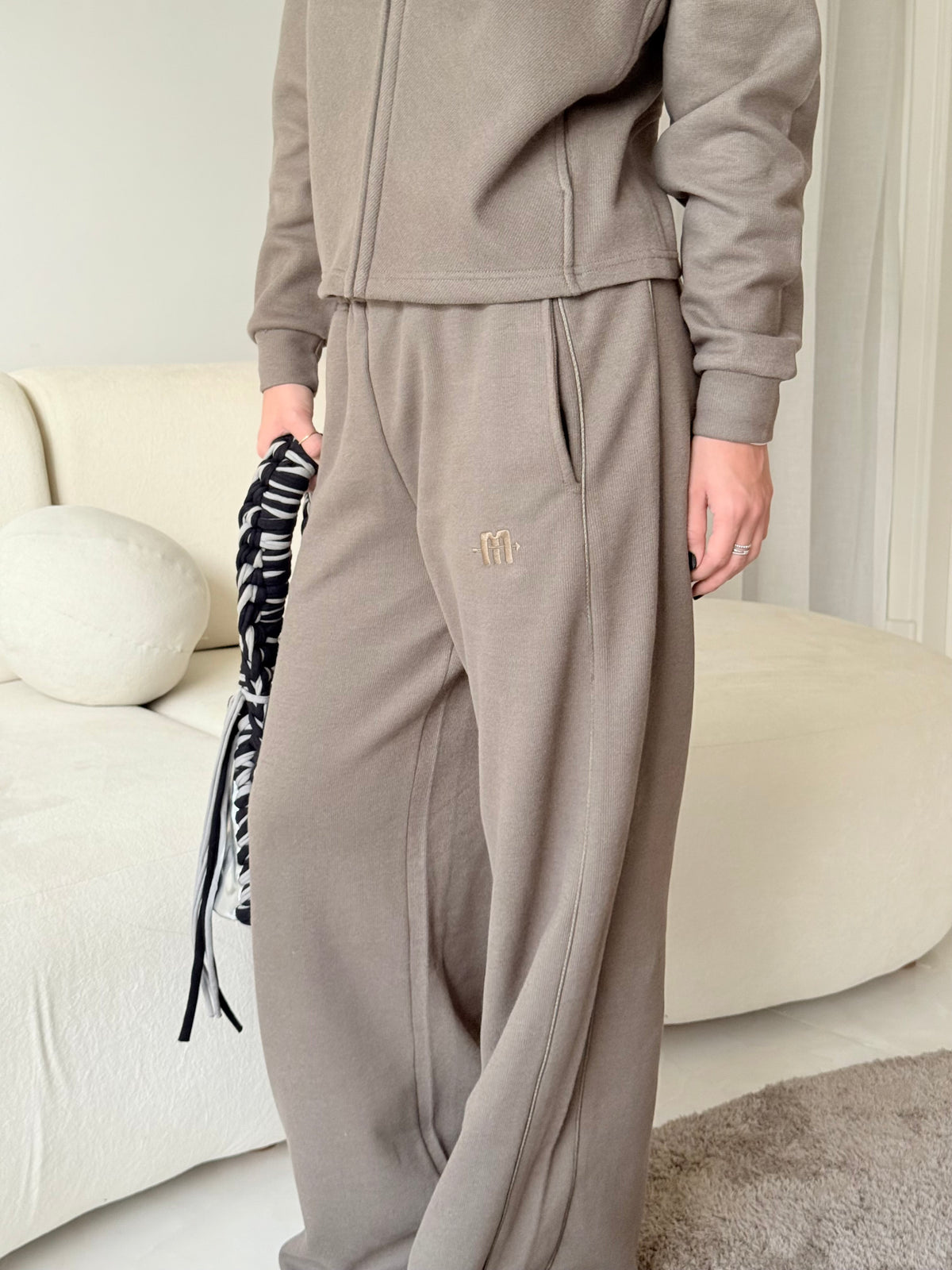The M Essential set Olive